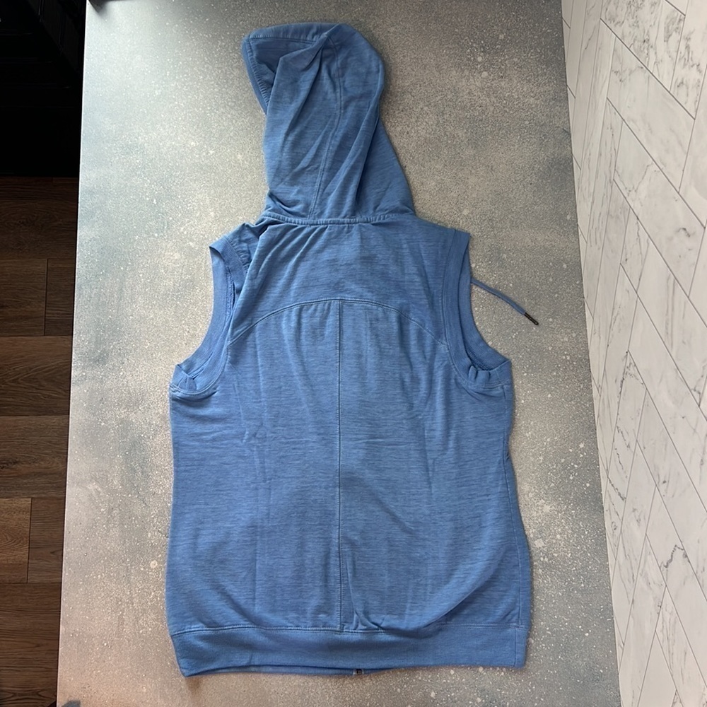 2/$30 3/$50 Tē verde for EQUINOX - Picture 2 of 3
